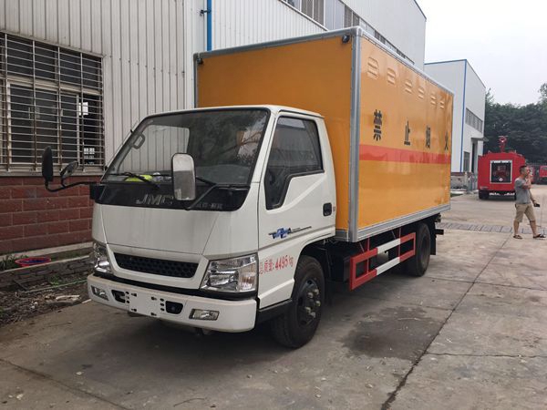 江鈴4.2米爆破器材運輸車(chē)