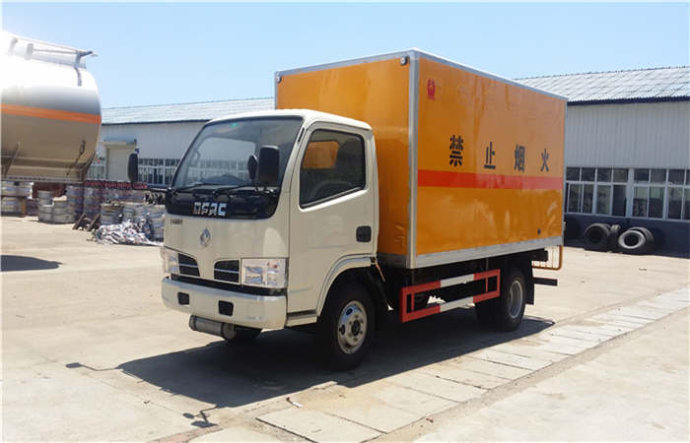東風(fēng)小多利卡3.5米爆破器材運輸車(chē)