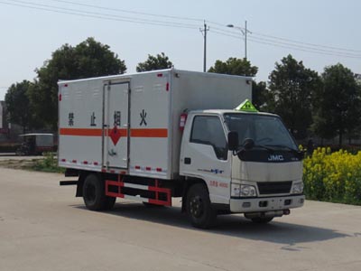 江鈴易燃液體廂式運輸車(chē)