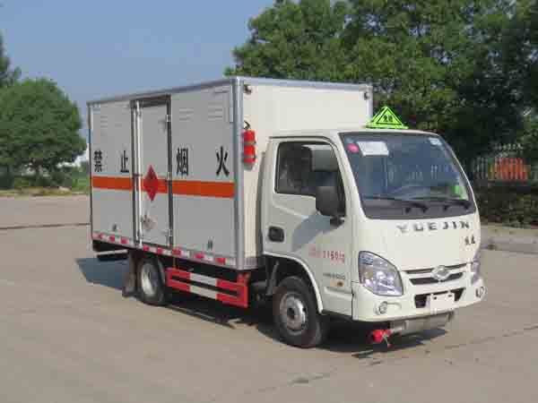 躍進(jìn)易燃液體廂式運輸車(chē)