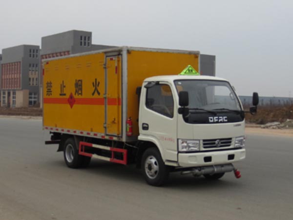 東風(fēng)小多利卡易燃液體廂式運輸車(chē)