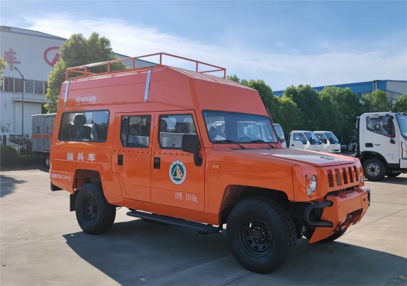 北汽9座運兵車(chē)01(1).jpg