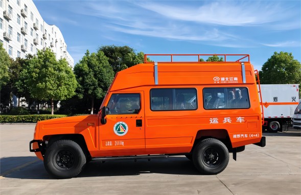 北汽9座運兵車(chē)03(1).jpg