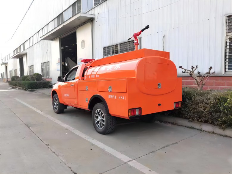 五十鈴四驅皮卡供水車(chē)02(1).jpg
