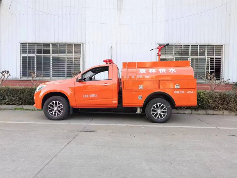 五十鈴四驅皮卡供水車(chē)03.jpg