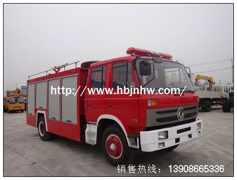 東風(fēng)153消防車(chē),裝水5-6噸.康機180馬力.