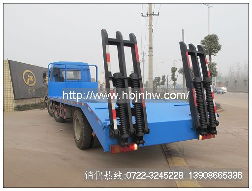 解放小三軸平板運輸車(chē)銷(xiāo)售熱線(xiàn):13908665336